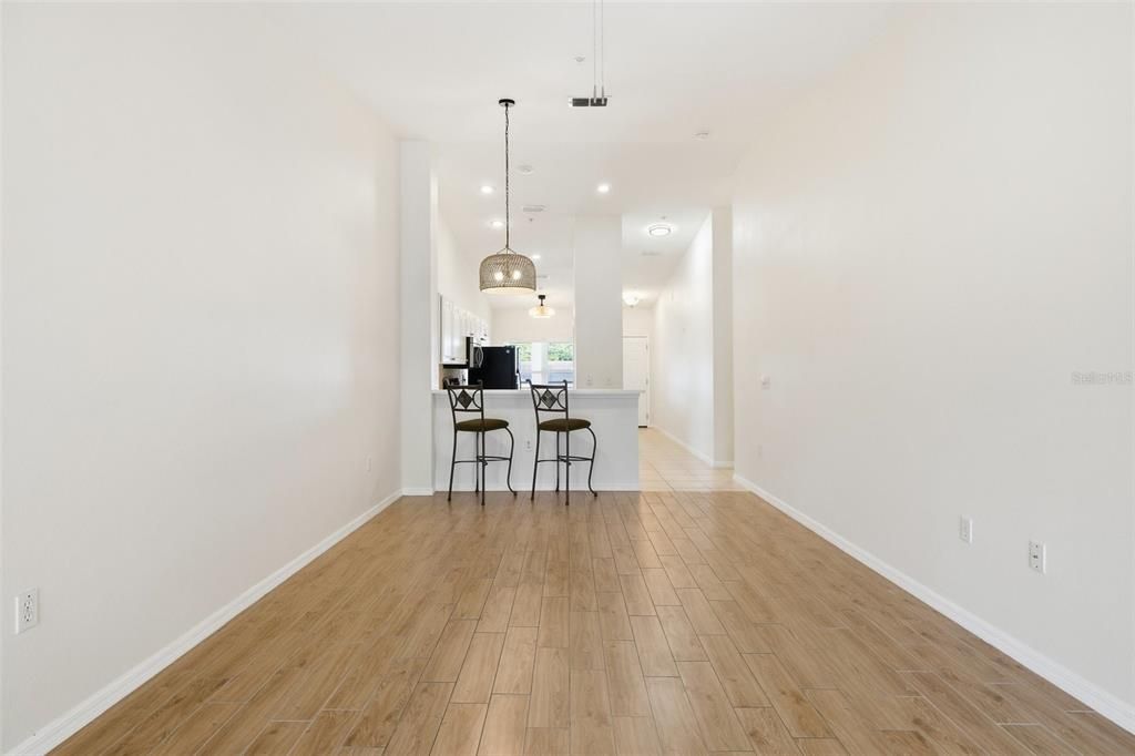 For Sale: $334,500 (2 beds, 2 baths, 1238 Square Feet)