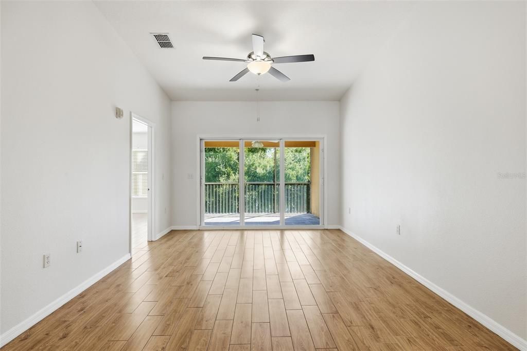 For Sale: $334,500 (2 beds, 2 baths, 1238 Square Feet)