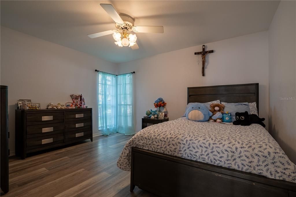 En Venta: $389,000 (3 camas, 2 baños, 1736 Pies cuadrados)