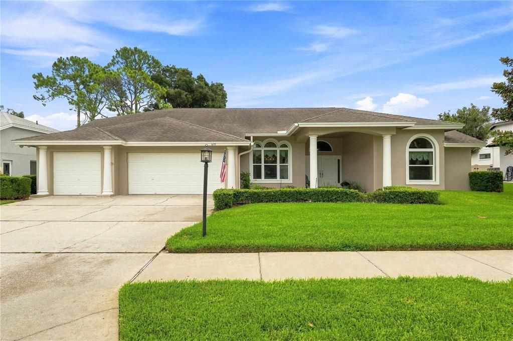 For Sale: $849,000 (4 beds, 3 baths, 2625 Square Feet)