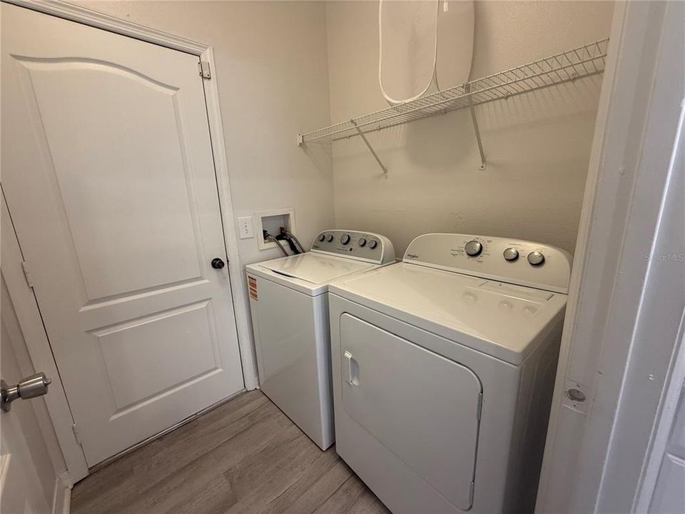 В аренду: $2,600 (4 спален, 3 ванн, 1768 Квадратных фут)