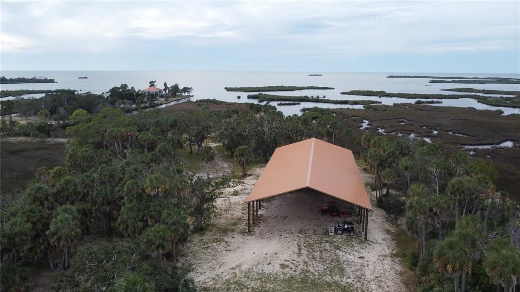En Venta: $3,995,000 (45.70 acres)