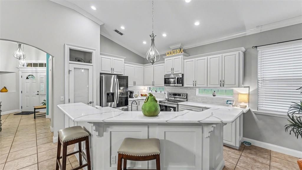 For Sale: $429,900 (2 beds, 2 baths, 1931 Square Feet)