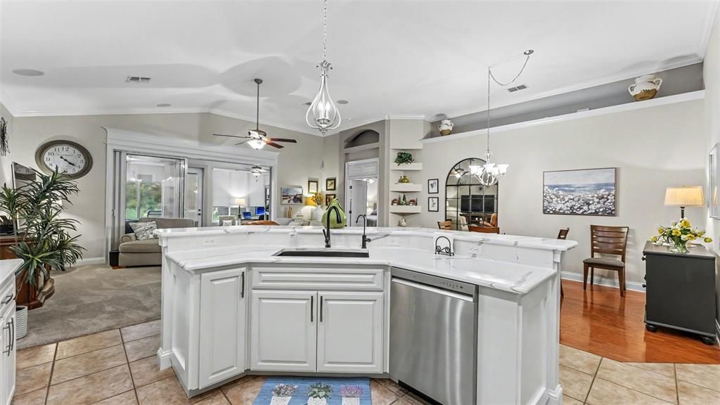 For Sale: $429,900 (2 beds, 2 baths, 1931 Square Feet)