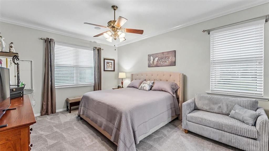 For Sale: $429,900 (2 beds, 2 baths, 1931 Square Feet)