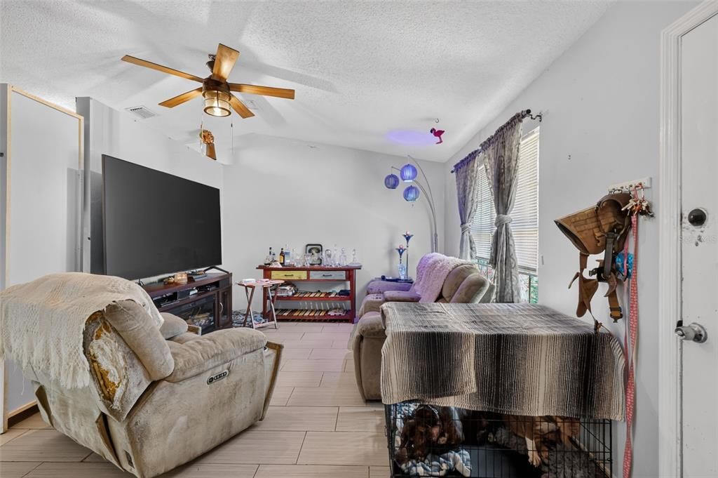 For Sale: $209,000 (3 beds, 2 baths, 1062 Square Feet)