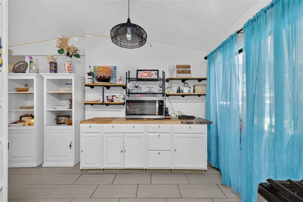 For Sale: $209,000 (3 beds, 2 baths, 1062 Square Feet)