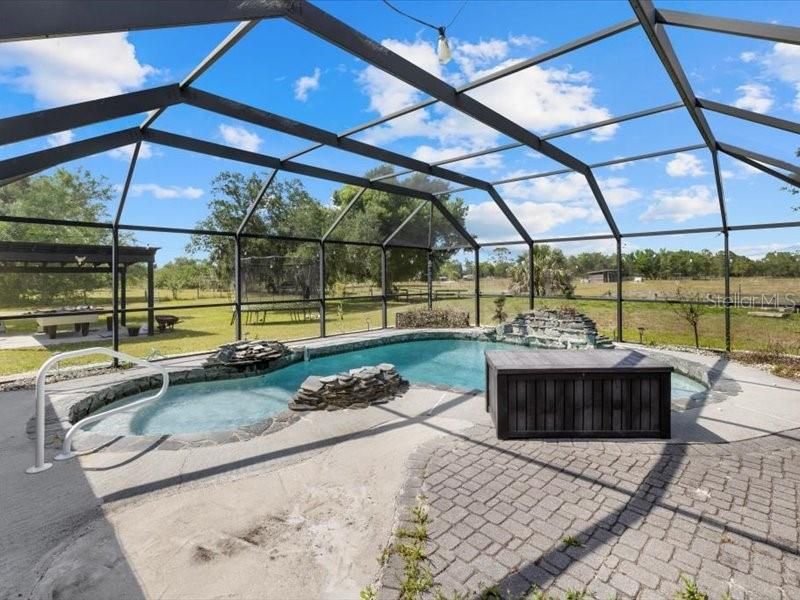 En Venta: $779,000 (3 camas, 2 baños, 2181 Pies cuadrados)