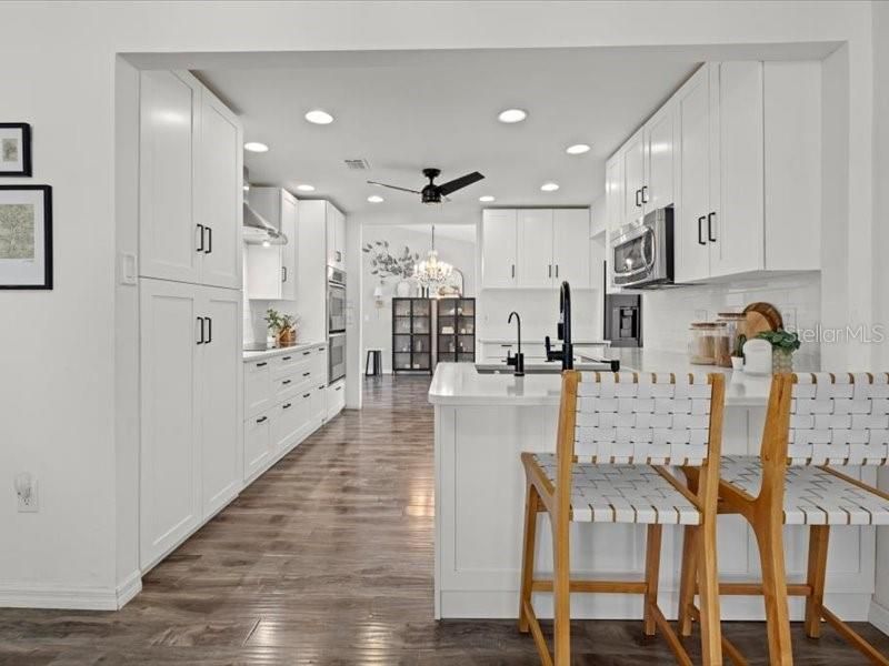 En Venta: $779,000 (3 camas, 2 baños, 2181 Pies cuadrados)