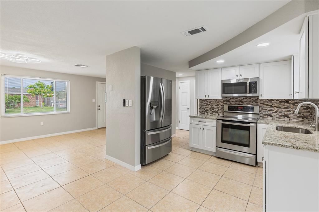 For Sale: $270,000 (3 beds, 1 baths, 1080 Square Feet)