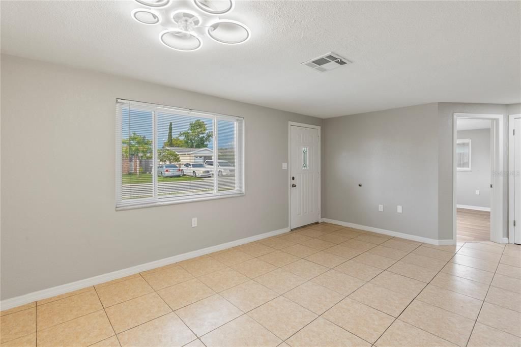 For Sale: $270,000 (3 beds, 1 baths, 1080 Square Feet)