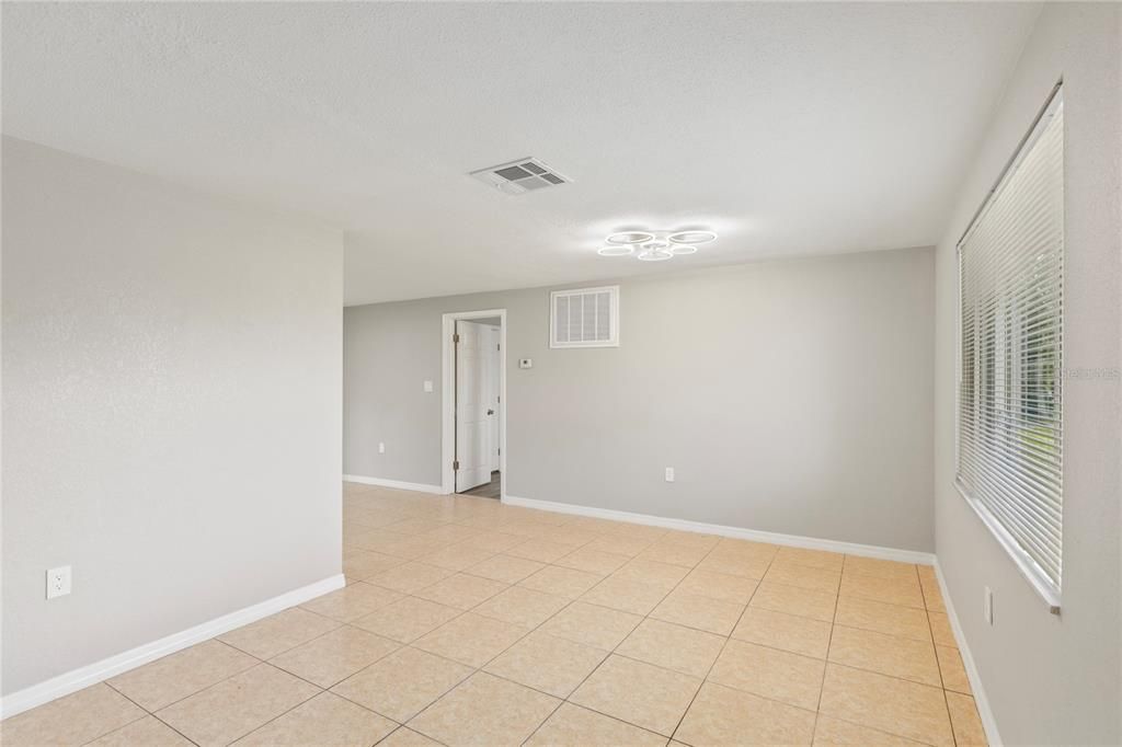 For Sale: $270,000 (3 beds, 1 baths, 1080 Square Feet)