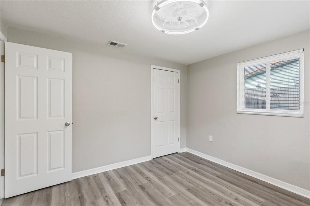 For Sale: $270,000 (3 beds, 1 baths, 1080 Square Feet)
