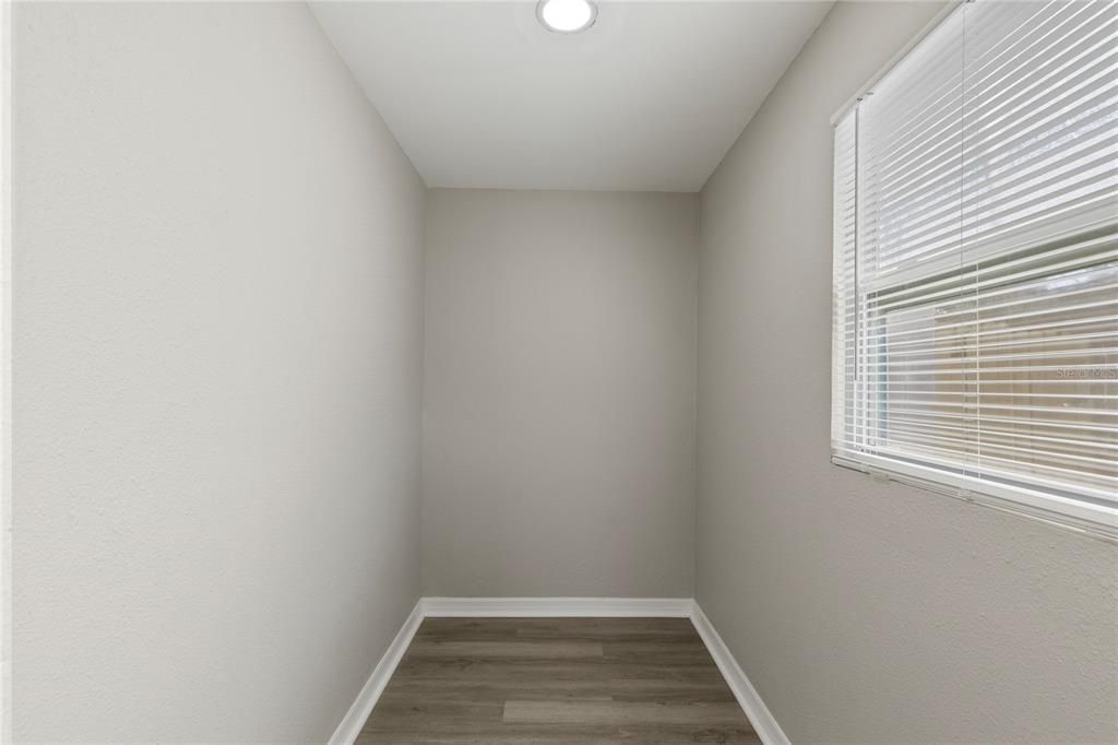 For Sale: $270,000 (3 beds, 1 baths, 1080 Square Feet)