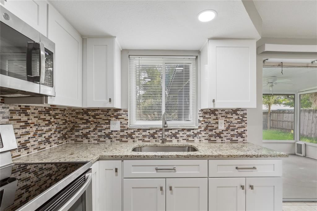 For Sale: $270,000 (3 beds, 1 baths, 1080 Square Feet)