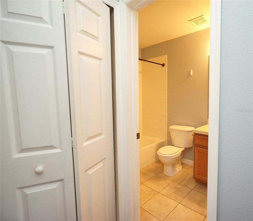 For Rent: $2,150 (3 beds, 2 baths, 1868 Square Feet)