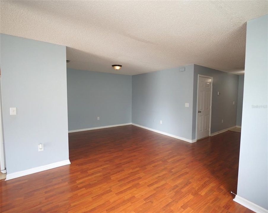 For Rent: $2,150 (3 beds, 2 baths, 1868 Square Feet)