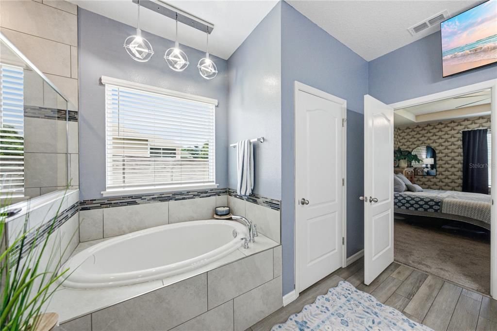 For Sale: $418,990 (4 beds, 2 baths, 2161 Square Feet)