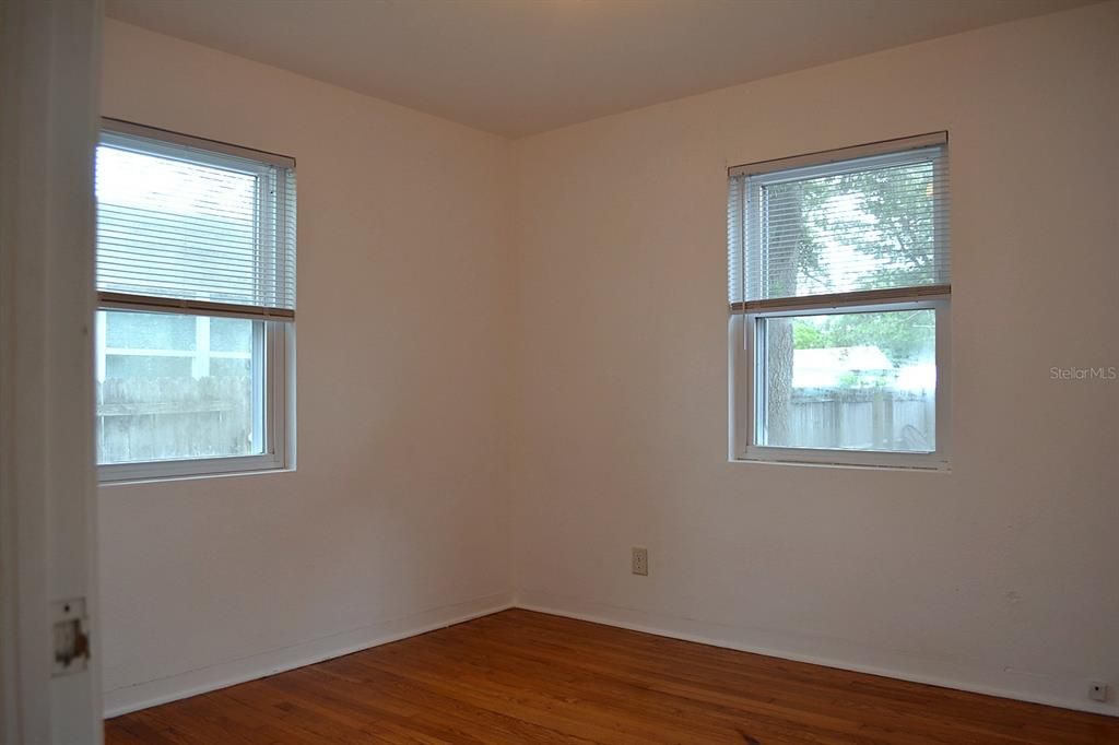 For Rent: $2,500 (2 beds, 1 baths, 786 Square Feet)