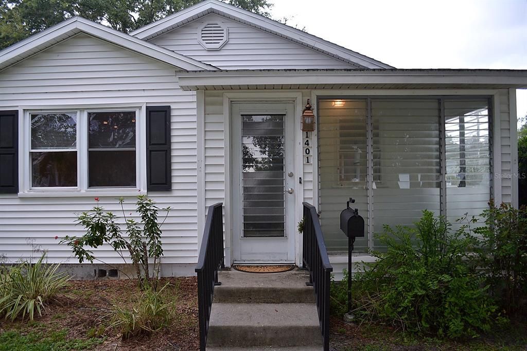 For Rent: $2,500 (2 beds, 1 baths, 786 Square Feet)