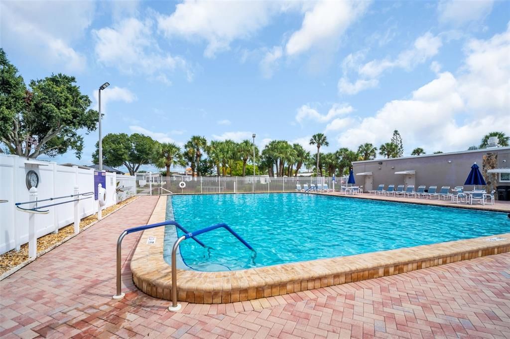 For Sale: $249,000 (2 beds, 2 baths, 1671 Square Feet)