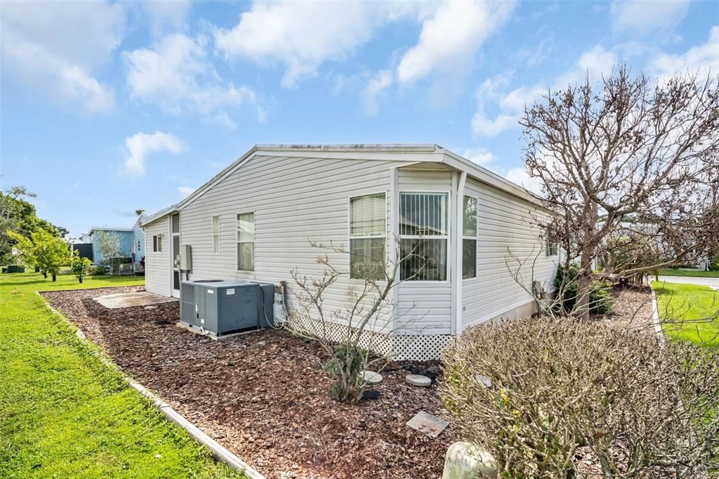 For Sale: $249,000 (2 beds, 2 baths, 1671 Square Feet)