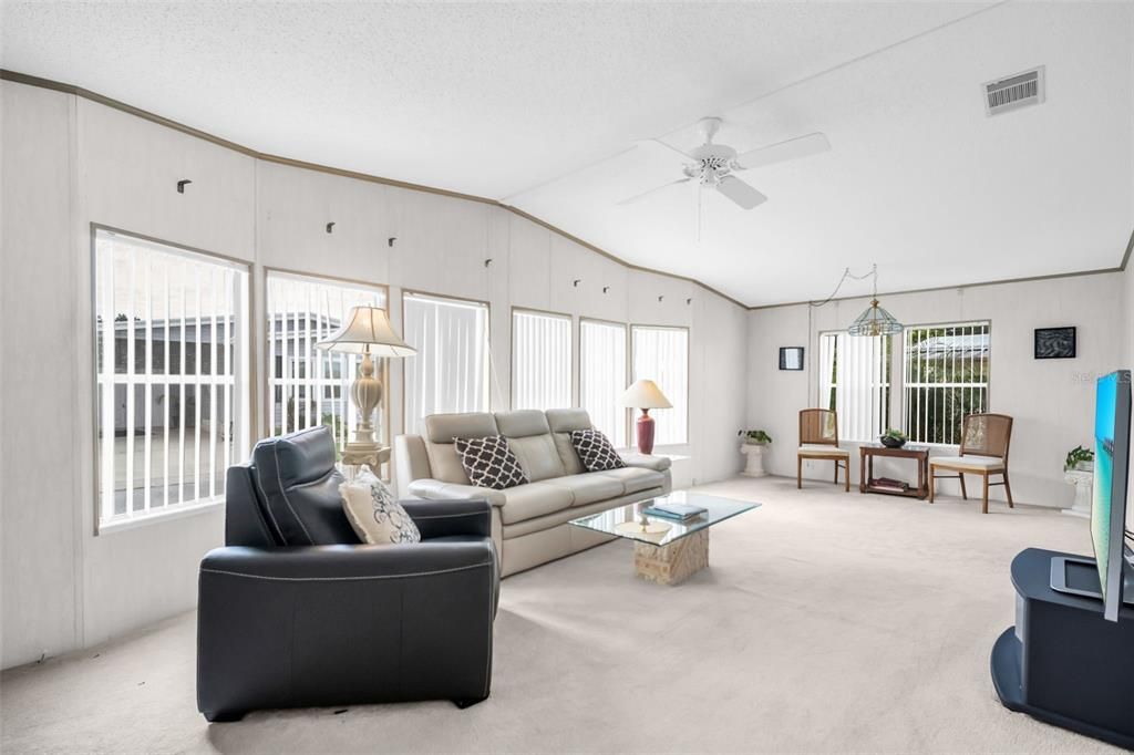For Sale: $249,000 (2 beds, 2 baths, 1671 Square Feet)
