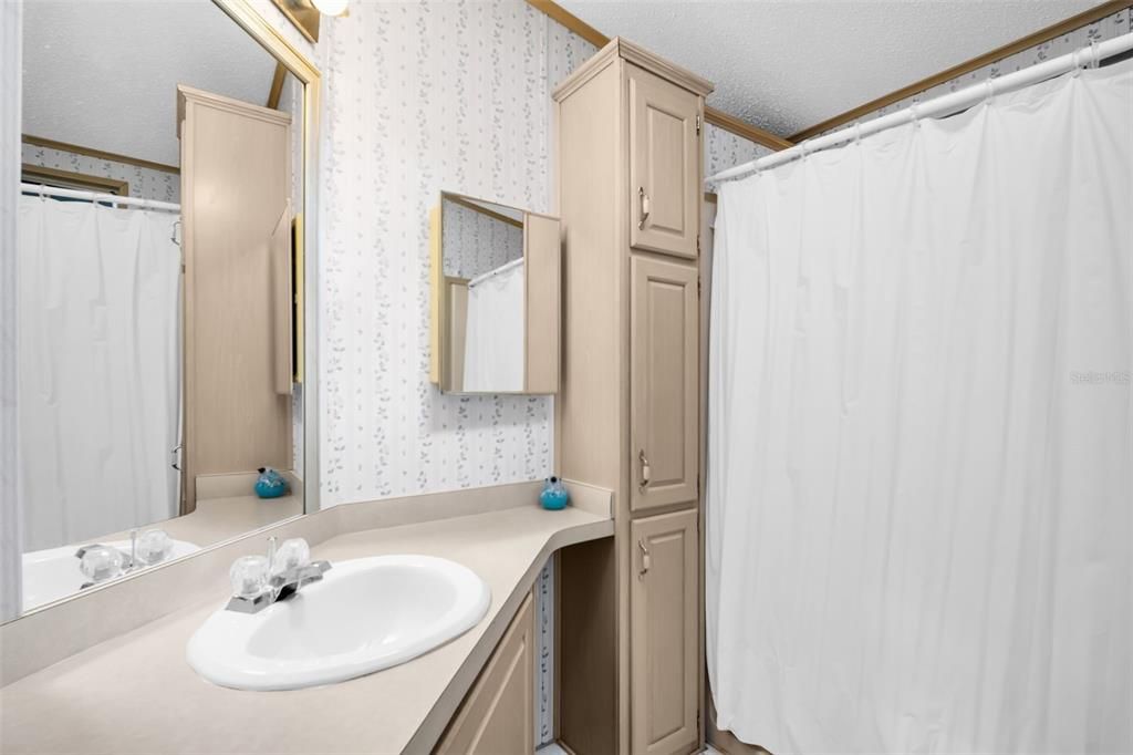 For Sale: $249,000 (2 beds, 2 baths, 1671 Square Feet)