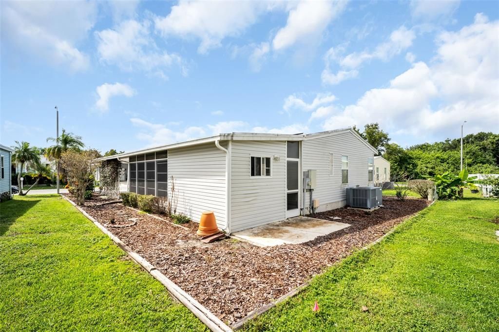 For Sale: $249,000 (2 beds, 2 baths, 1671 Square Feet)