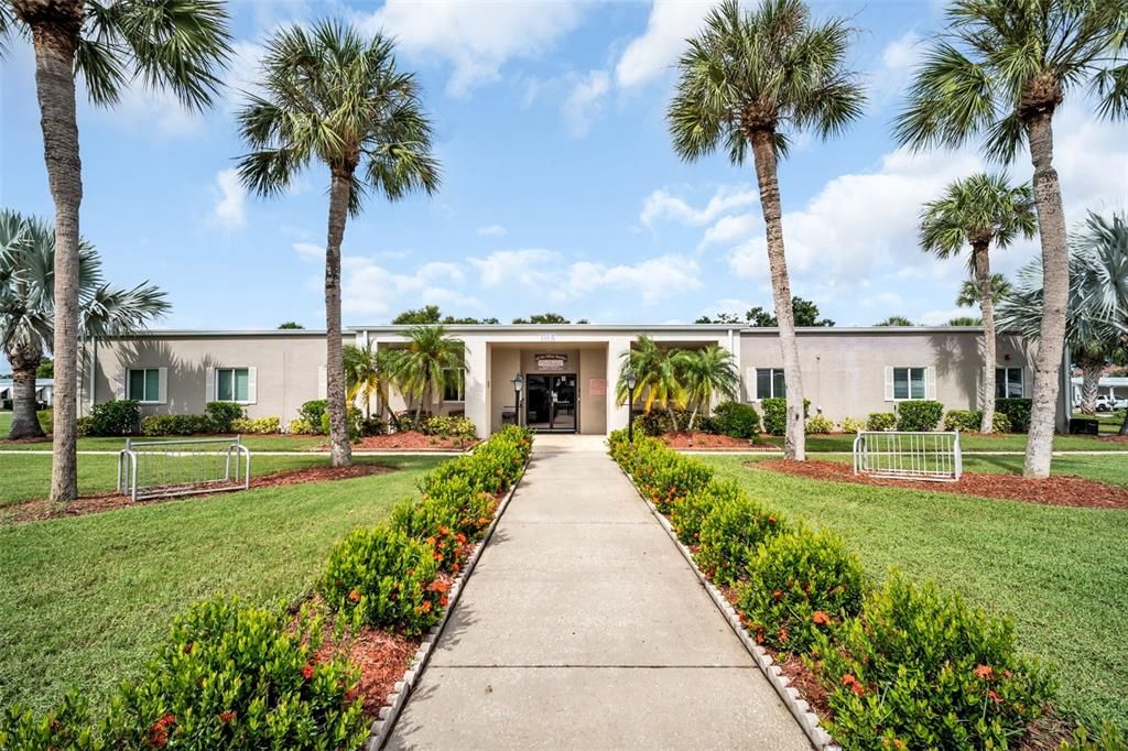 For Sale: $249,000 (2 beds, 2 baths, 1671 Square Feet)
