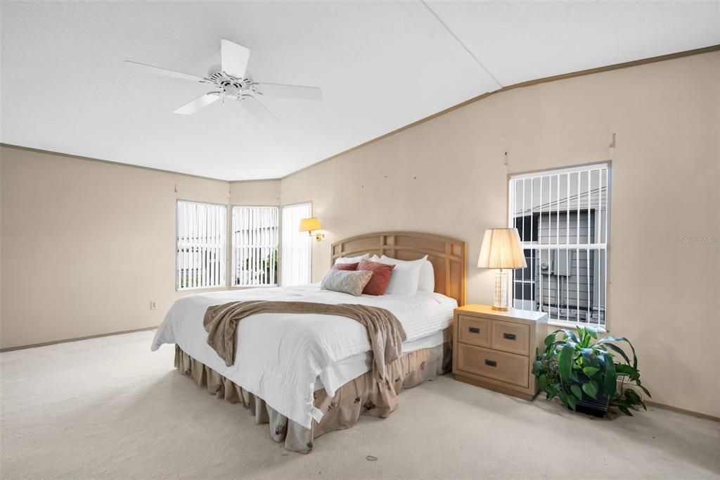 For Sale: $249,000 (2 beds, 2 baths, 1671 Square Feet)