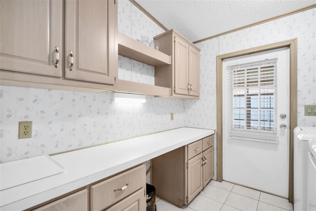 For Sale: $249,000 (2 beds, 2 baths, 1671 Square Feet)