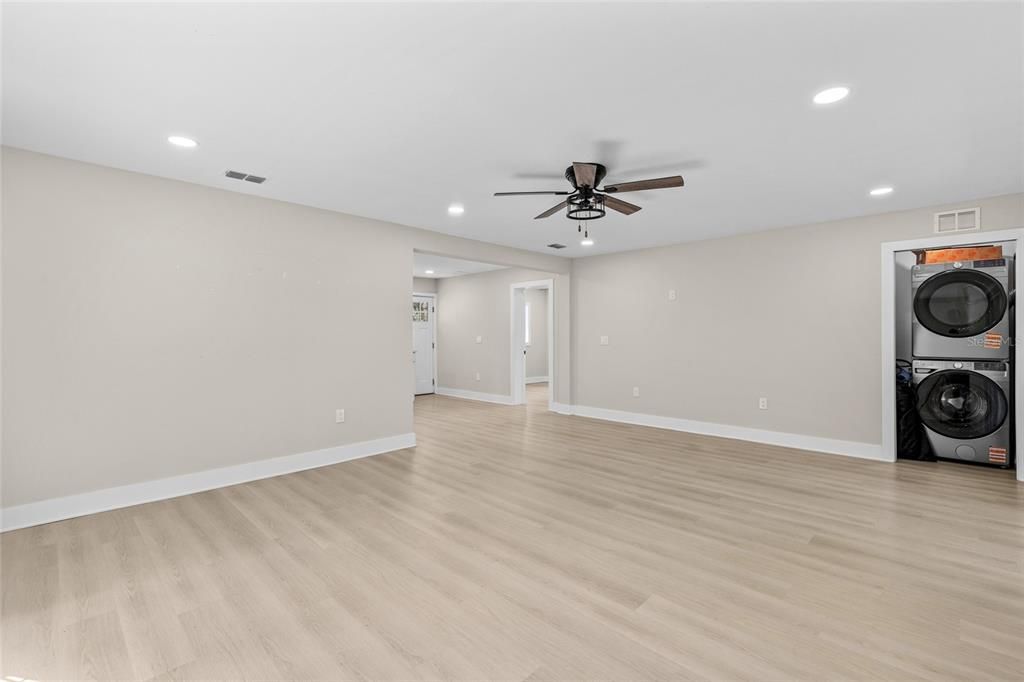For Sale: $849,000 (3 beds, 2 baths, 1599 Square Feet)