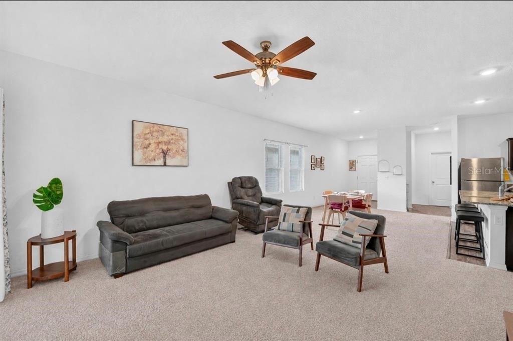 For Sale: $355,000 (3 beds, 2 baths, 1556 Square Feet)