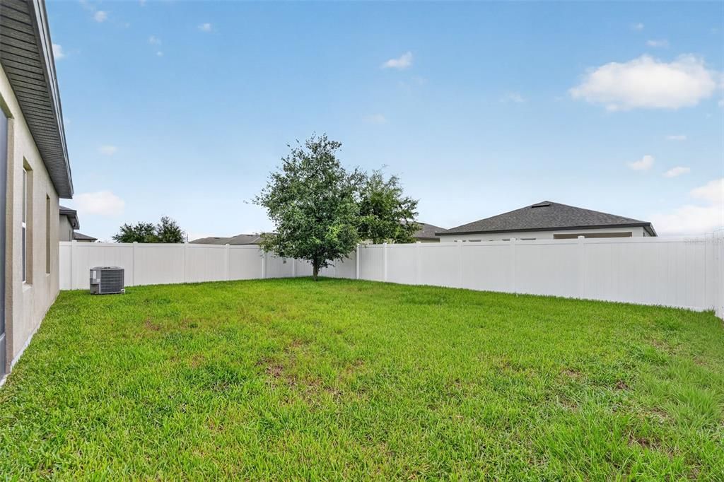 For Sale: $355,000 (3 beds, 2 baths, 1556 Square Feet)