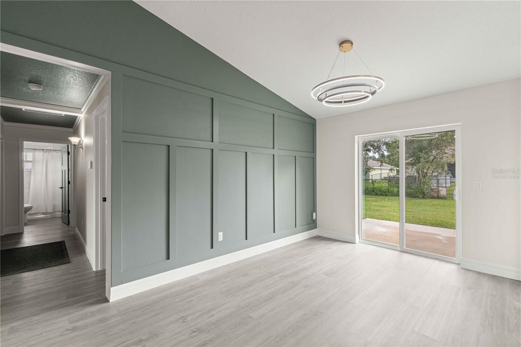For Sale: $298,900 (4 beds, 2 baths, 1576 Square Feet)