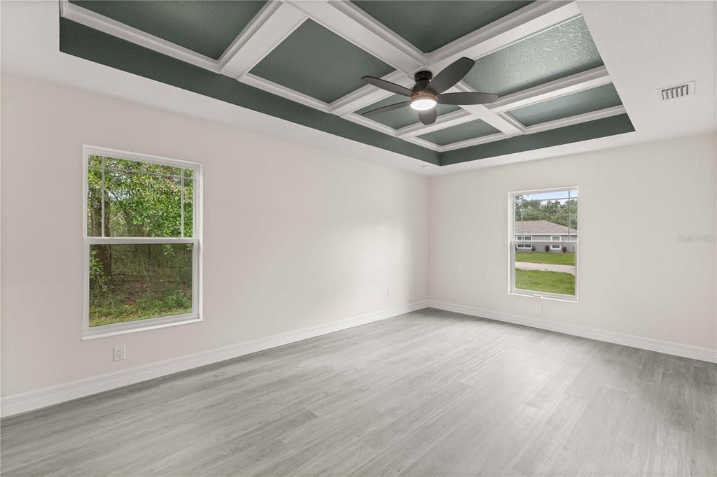 For Sale: $298,900 (4 beds, 2 baths, 1576 Square Feet)