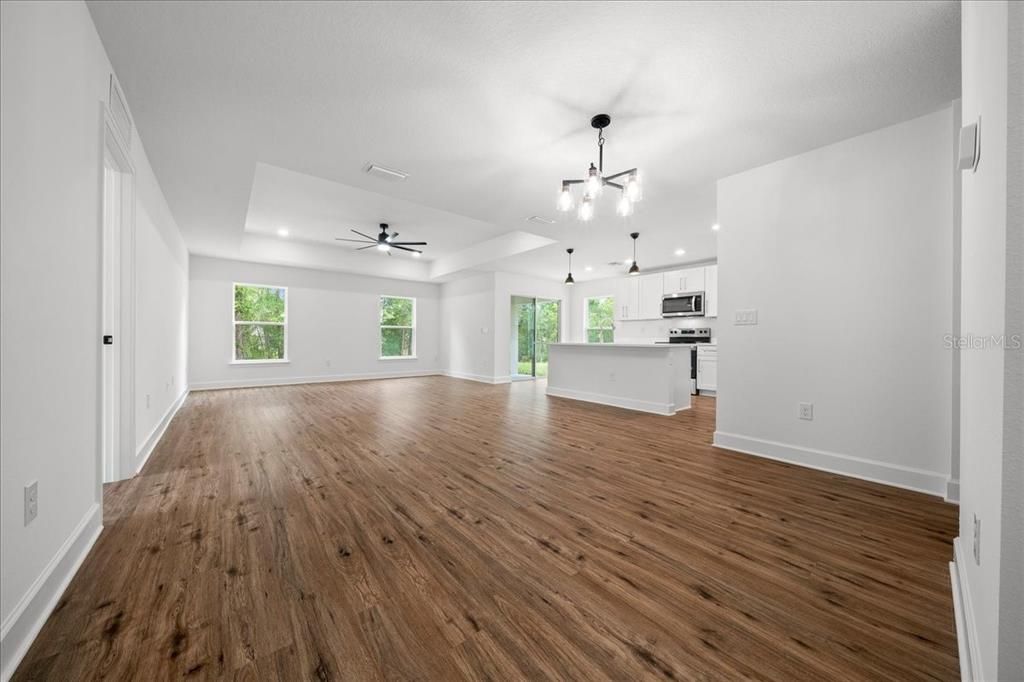 For Sale: $349,900 (3 beds, 2 baths, 1580 Square Feet)