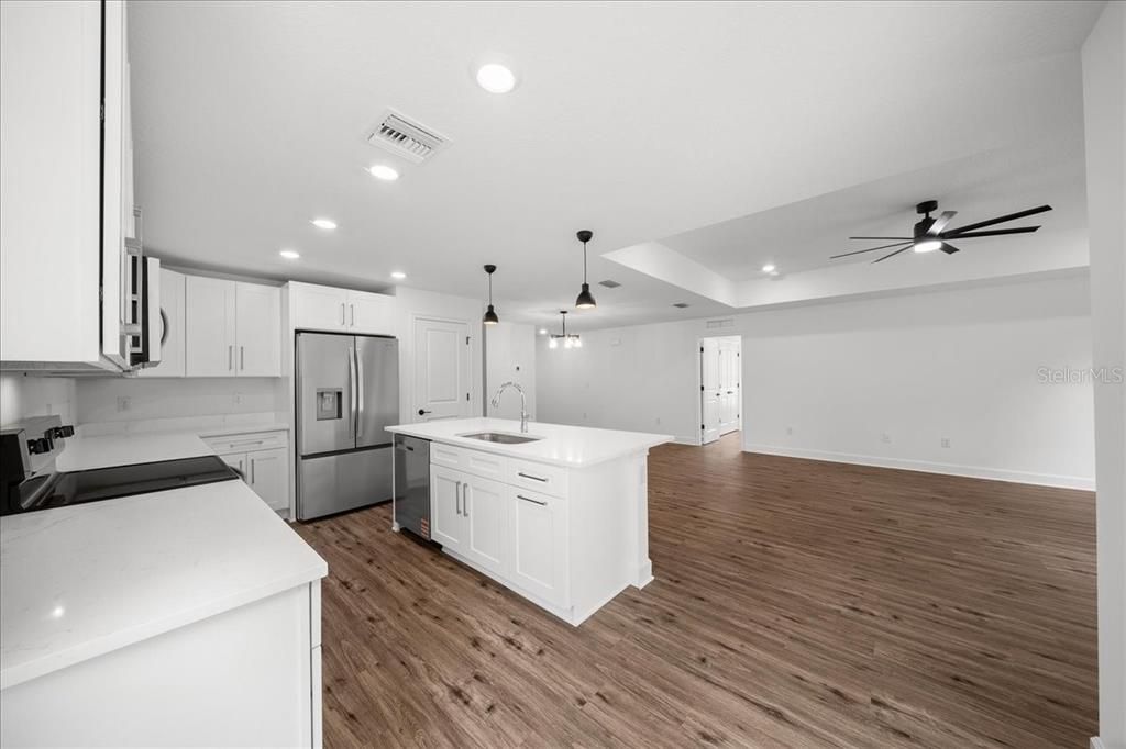 For Sale: $349,900 (3 beds, 2 baths, 1580 Square Feet)
