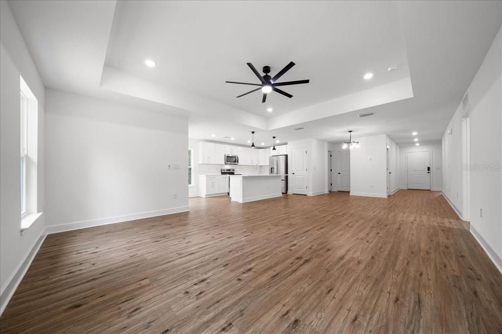 For Sale: $349,900 (3 beds, 2 baths, 1580 Square Feet)