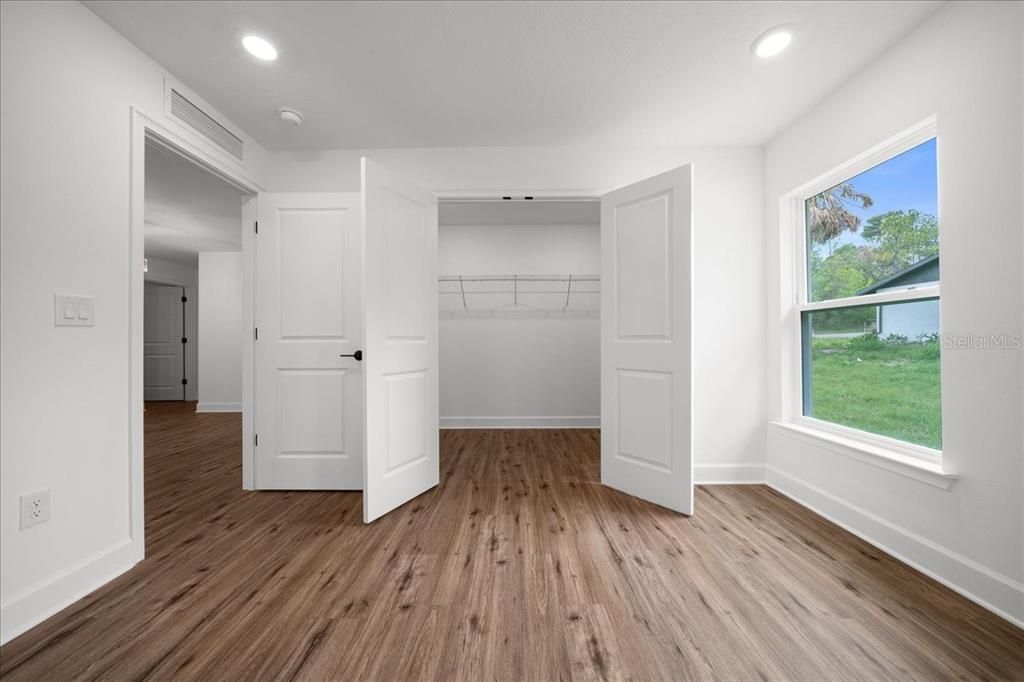 For Sale: $349,900 (3 beds, 2 baths, 1580 Square Feet)