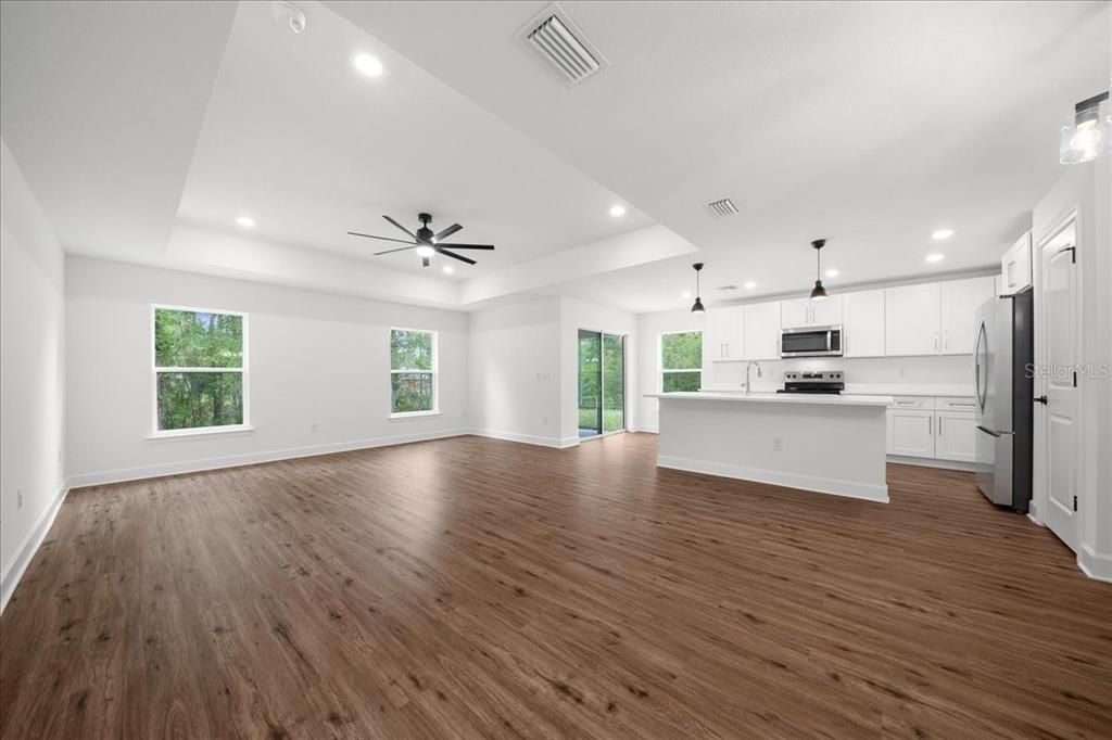 For Sale: $349,900 (3 beds, 2 baths, 1580 Square Feet)