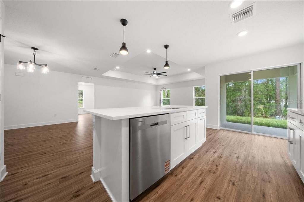 For Sale: $349,900 (3 beds, 2 baths, 1580 Square Feet)