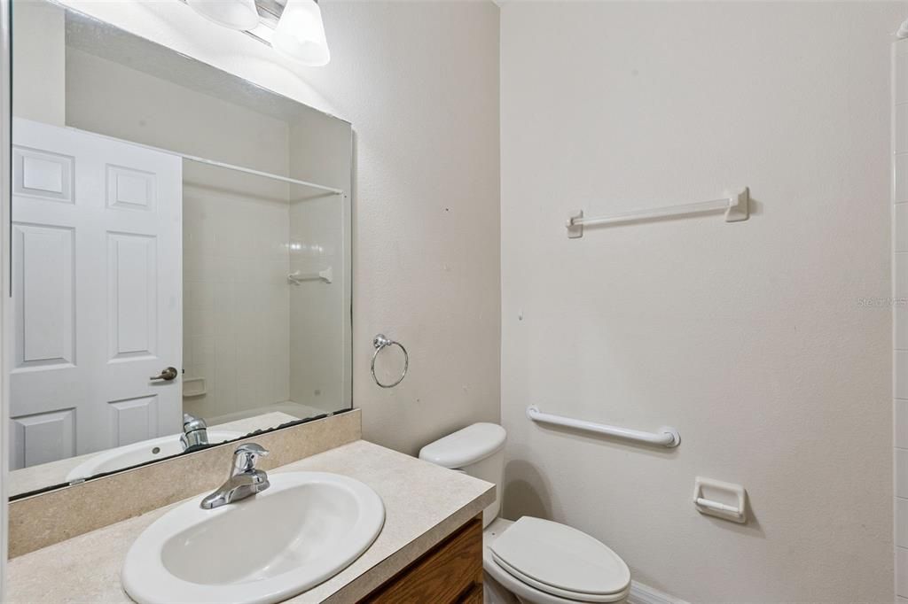 На продажу: $249,999 (3 спален, 2 ванн, 1808 Квадратных фут)