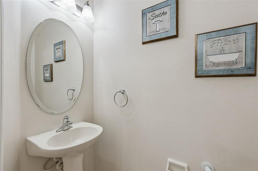 На продажу: $249,999 (3 спален, 2 ванн, 1808 Квадратных фут)