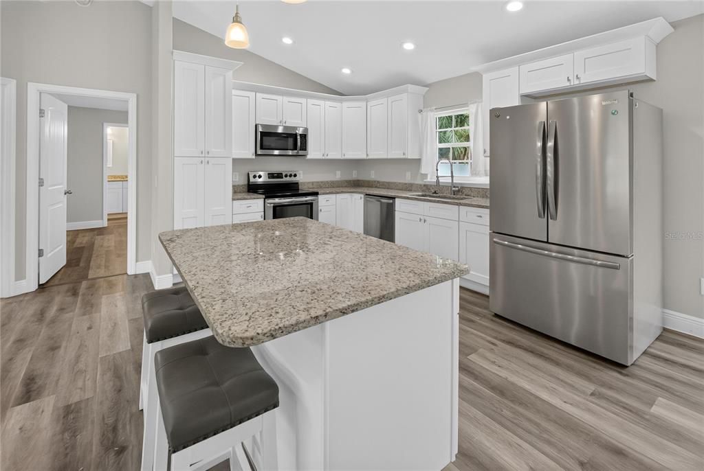 For Sale: $335,000 (3 beds, 2 baths, 1386 Square Feet)