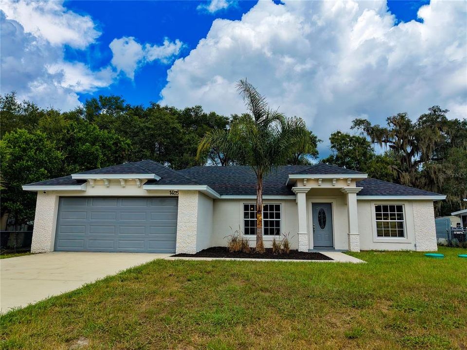 For Sale: $335,000 (3 beds, 2 baths, 1386 Square Feet)
