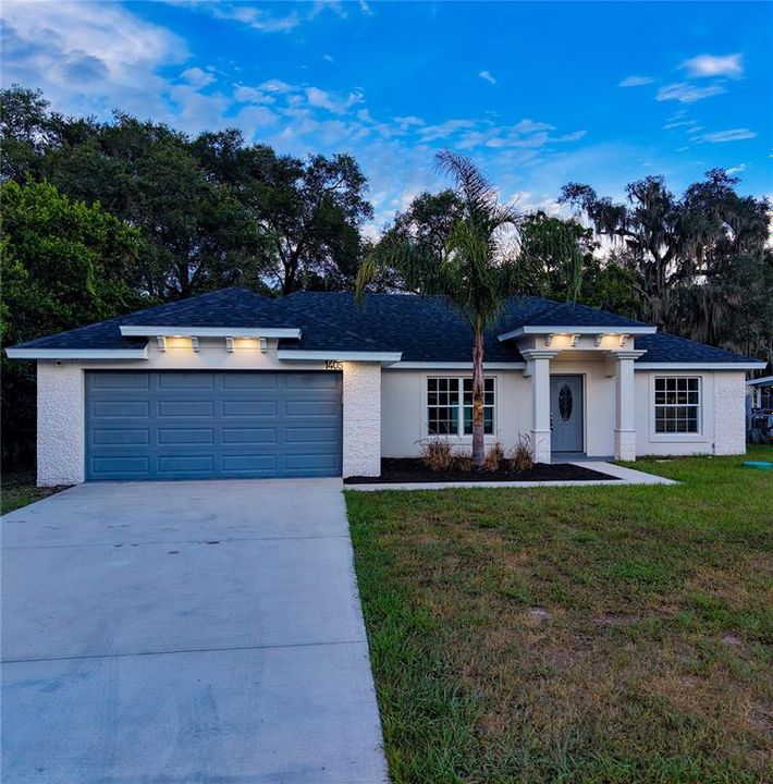 For Sale: $335,000 (3 beds, 2 baths, 1386 Square Feet)