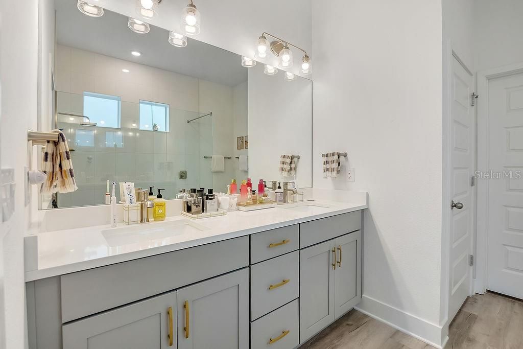 For Rent: $4,500 (3 beds, 2 baths, 2116 Square Feet)