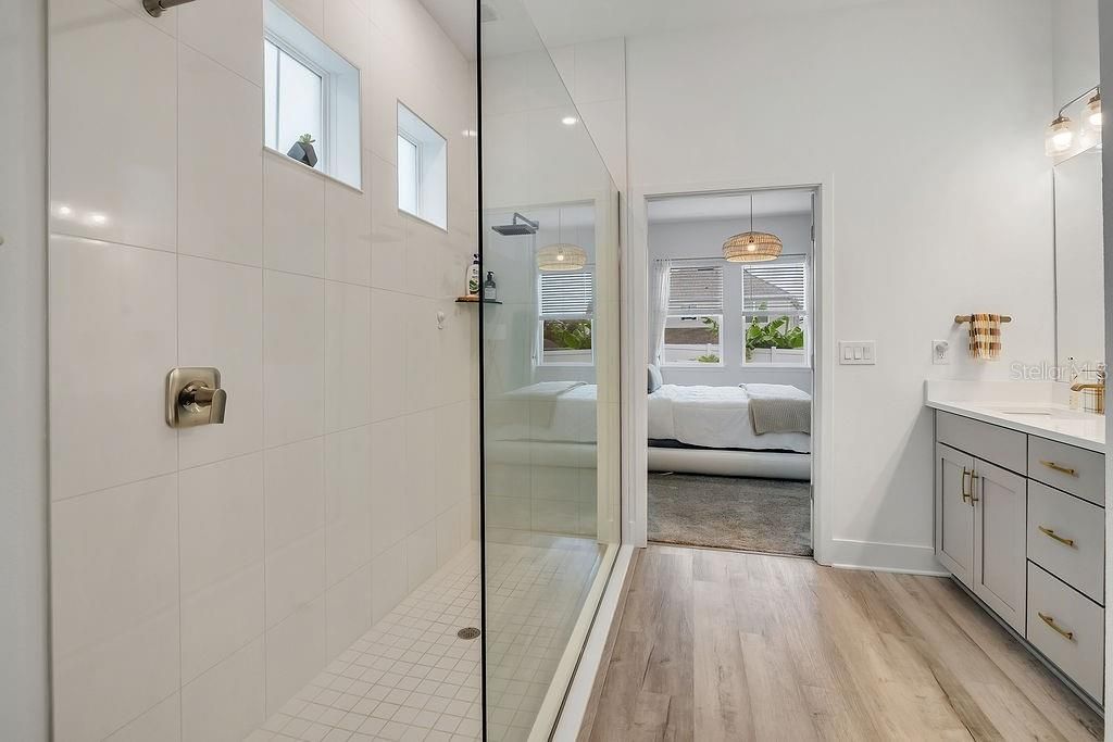 For Rent: $4,500 (3 beds, 2 baths, 2116 Square Feet)
